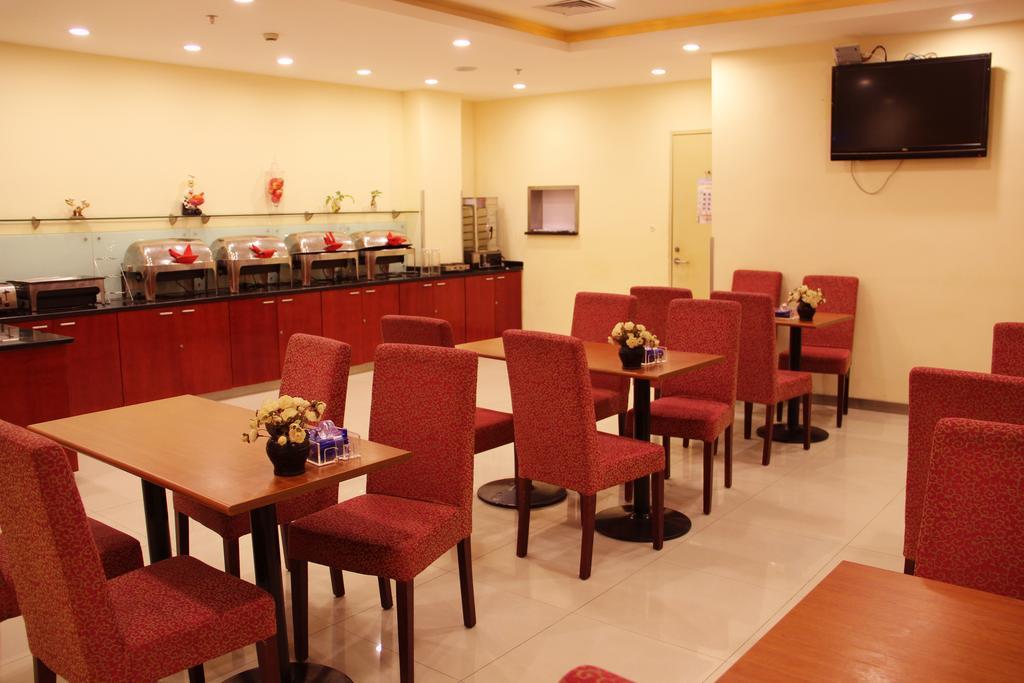 Hanting Express Qingdao Chengyang District Government Buitenkant foto